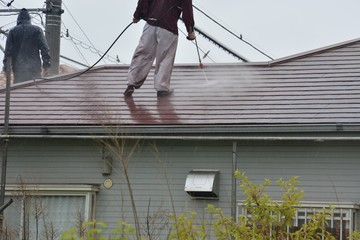 屋根は特に傷みやすいので塗り替え必須 家の外壁よりも屋根のほうが劣化が早い